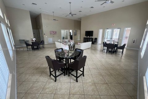 Townhouse in Homestead, Florida 3 bedrooms, 146.79 sq.m. № 2155042 - photo 21