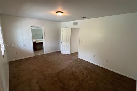 Townhouse in Homestead, Florida 3 bedrooms, 146.79 sq.m. № 2155042 - photo 17