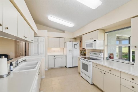 Villa ou maison à vendre à Hudson, Floride: 2 chambres, 168.9 m2 № 2142815 - photo 4