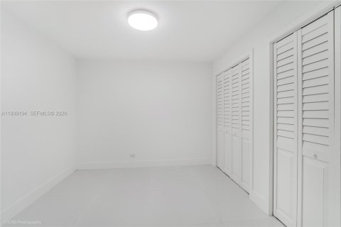 Copropriété à louer à Miami Beach, Floride: 1 chambre, 104.52 m2 № 2181632 - photo 13
