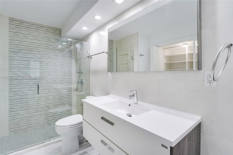 Copropriété à louer à Miami Beach, Floride: 1 chambre, 104.52 m2 № 2181632 - photo 11