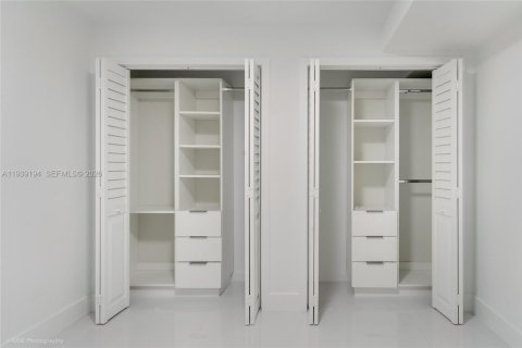 Copropriété à louer à Miami Beach, Floride: 1 chambre, 104.52 m2 № 2181632 - photo 10