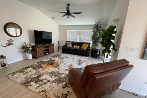 Villa ou maison à louer à The Villages, Floride: 3 chambres, 153.01 m2 № 2433474 - photo 8