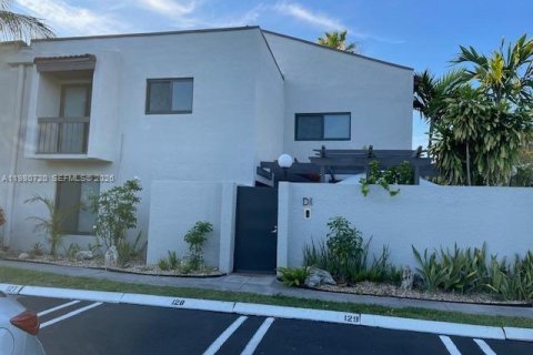 Townhouse in Miami, Florida 3 bedrooms, 125.33 sq.m. № 2049887 - photo 17