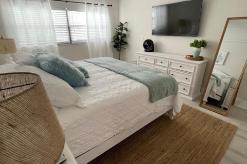 Condo in St. Lucie, Florida, 1 bedroom № 2146255 - photo 8