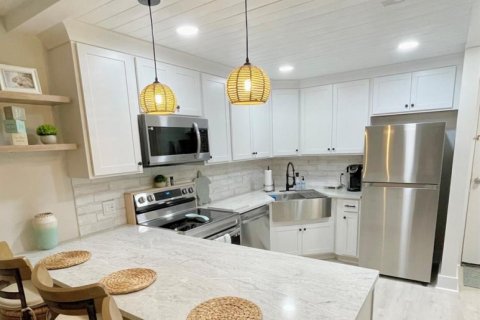 Condo in St. Lucie, Florida, 1 bedroom № 2146255 - photo 3