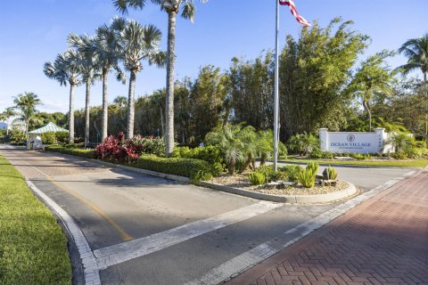Condo in St. Lucie, Florida, 1 bedroom № 2146255 - photo 2