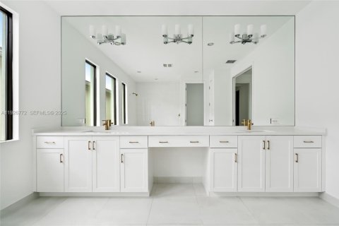 Casa en venta en Boca Raton, Florida, 5 dormitorios, 339.93 m2 № 1986746 - foto 23