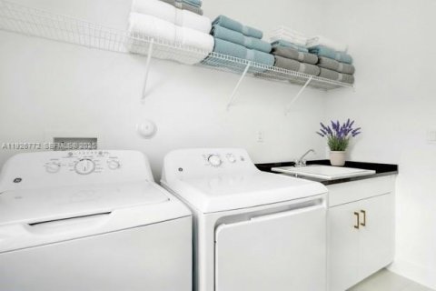 Casa en venta en Boca Raton, Florida, 5 dormitorios, 339.93 m2 № 1986746 - foto 29