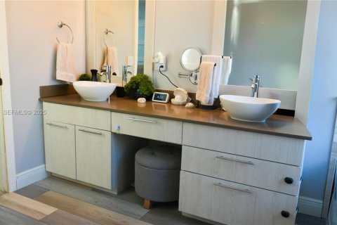 Купить виллу или дом в Пемброк-Пайнс, Флорида 4 спальни, 202.06м2, № 1990643 - фото 30