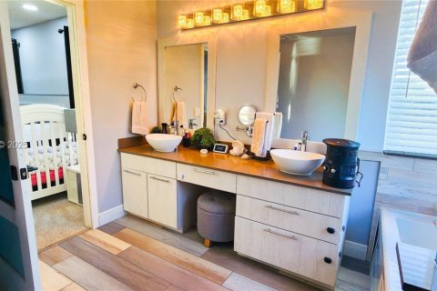 Купить виллу или дом в Пемброк-Пайнс, Флорида 4 спальни, 202.06м2, № 1990643 - фото 5