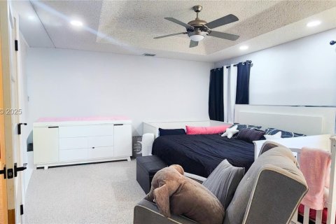 Купить виллу или дом в Пемброк-Пайнс, Флорида 4 спальни, 202.06м2, № 1990643 - фото 9