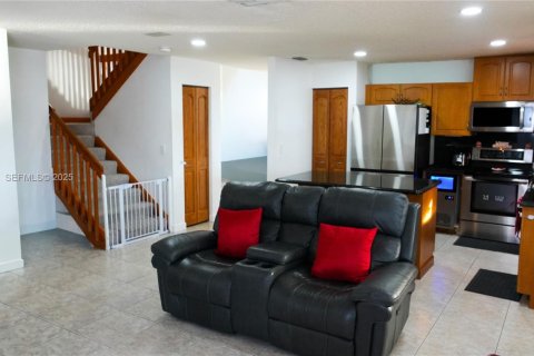 Купить виллу или дом в Пемброк-Пайнс, Флорида 4 спальни, 202.06м2, № 1990643 - фото 24