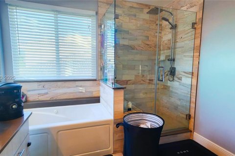 Купить виллу или дом в Пемброк-Пайнс, Флорида 4 спальни, 202.06м2, № 1990643 - фото 6