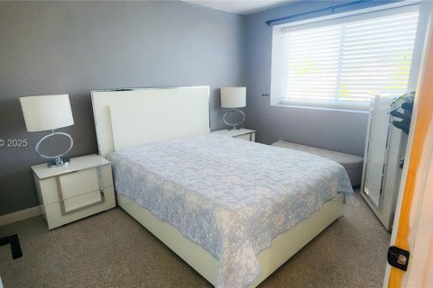 Купить виллу или дом в Пемброк-Пайнс, Флорида 4 спальни, 202.06м2, № 1990643 - фото 3