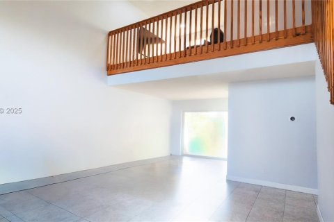 Купить виллу или дом в Пемброк-Пайнс, Флорида 4 спальни, 202.06м2, № 1990643 - фото 12