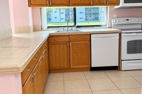 Copropriété à louer à Sunny Isles Beach, Floride: 1 chambre, 71.26 m2 № 2387108 - photo 7