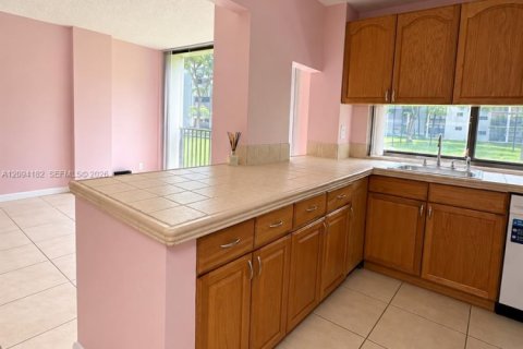 Copropriété à louer à Sunny Isles Beach, Floride: 1 chambre, 71.26 m2 № 2387108 - photo 10