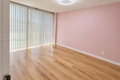 Copropriété à louer à Sunny Isles Beach, Floride: 1 chambre, 71.26 m2 № 2387108 - photo 13