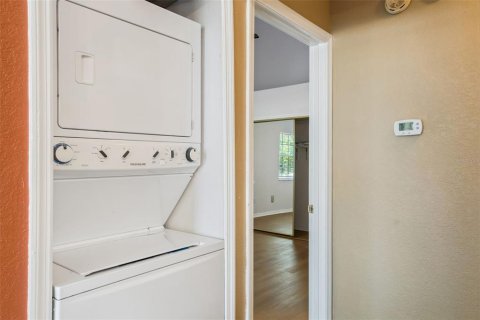 Condo in Altamonte Springs, Florida, 2 bedrooms  № 2207792 - photo 19