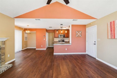 Condo in Altamonte Springs, Florida, 2 bedrooms  № 2207792 - photo 10