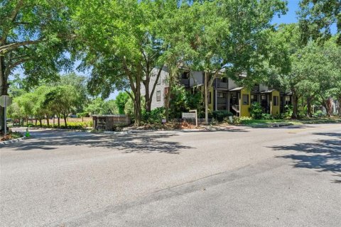 Condo in Altamonte Springs, Florida, 2 bedrooms  № 2207792 - photo 23