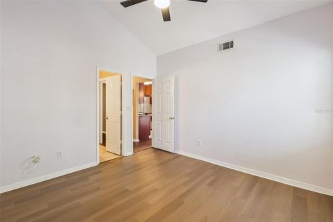 Condo in Altamonte Springs, Florida, 2 bedrooms  № 2207792 - photo 17