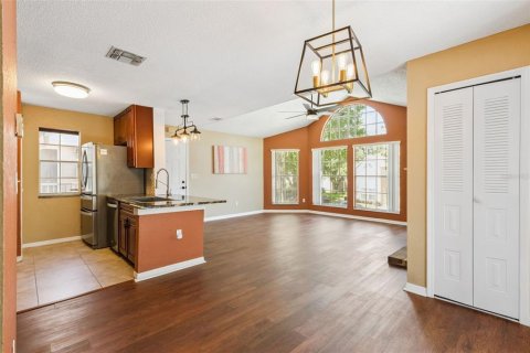 Condo in Altamonte Springs, Florida, 2 bedrooms  № 2207792 - photo 12