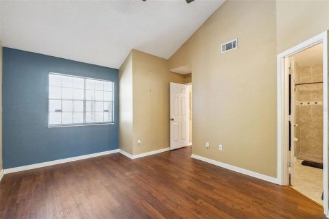 Condo in Altamonte Springs, Florida, 2 bedrooms  № 2207792 - photo 14