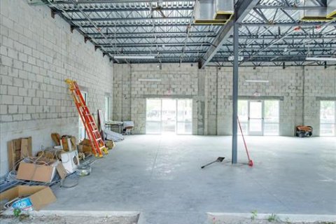 Commercial property in Altamonte Springs, Florida № 2205931 - photo 28