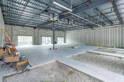 Commercial property in Altamonte Springs, Florida № 2205931 - photo 29