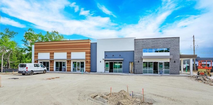 Commercial property in Altamonte Springs, Florida № 2205931