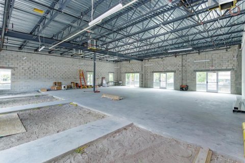 Commercial property in Altamonte Springs, Florida № 2205931 - photo 23