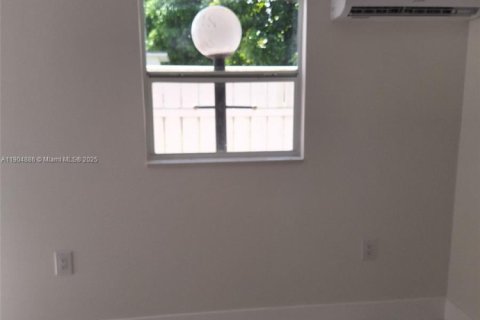 Снять в аренду коммерческую недвижимость в Мирамар, Флорида 121.89м2, № 1956545 - фото 7