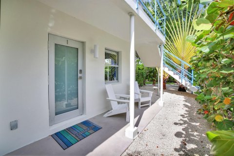 Commercial property in Fort Lauderdale, Florida 352.01 sq.m. № 2153875 - photo 28