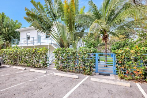 Commercial property in Fort Lauderdale, Florida 352.01 sq.m. № 2153875 - photo 5