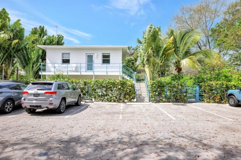 Commercial property in Fort Lauderdale, Florida 352.01 sq.m. № 2153875 - photo 2