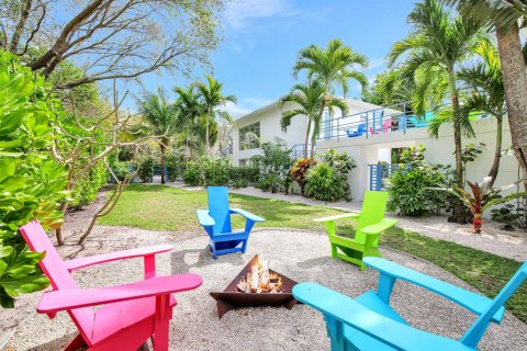 Commercial property in Fort Lauderdale, Florida 352.01 sq.m. № 2153875 - photo 29