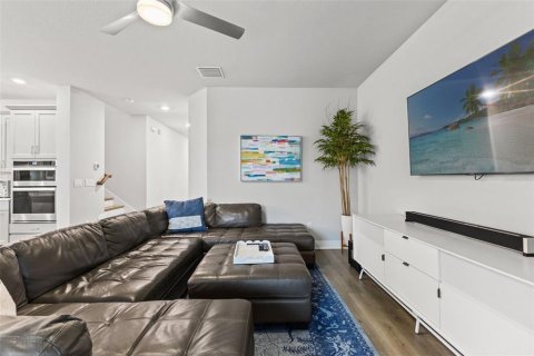Villa ou maison à louer à Tampa, Floride: 4 chambres, 249.63 m2 № 2428889 - photo 11