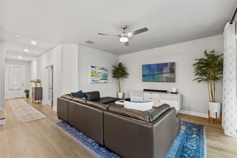 Villa ou maison à louer à Tampa, Floride: 4 chambres, 249.63 m2 № 2428889 - photo 13