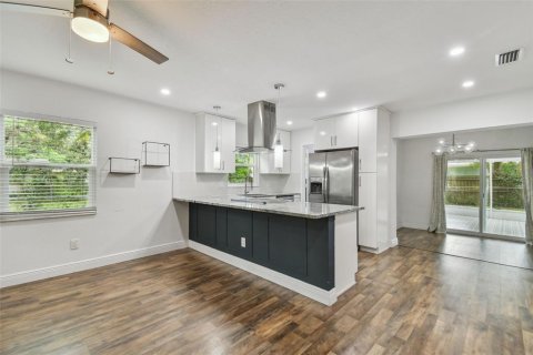 Casa en venta en Tampa, Florida, 3 dormitorios, 104.42 m2 № 1773632 - foto 5
