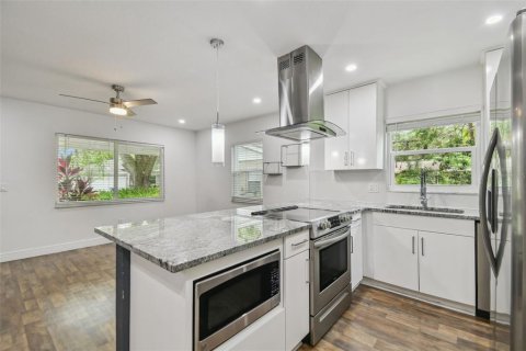 Casa en venta en Tampa, Florida, 3 dormitorios, 104.42 m2 № 1773632 - foto 7
