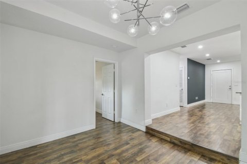 Casa en venta en Tampa, Florida, 3 dormitorios, 104.42 m2 № 1773632 - foto 15
