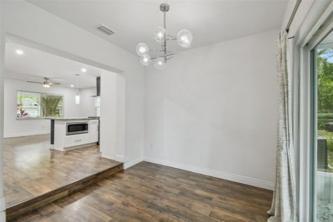 Casa en venta en Tampa, Florida, 3 dormitorios, 104.42 m2 № 1773632 - foto 13