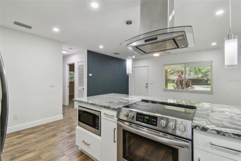 Casa en venta en Tampa, Florida, 3 dormitorios, 104.42 m2 № 1773632 - foto 6