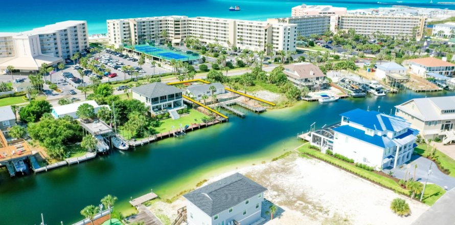 Land in Destin, Florida № 562331