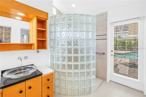 House in Saint Petersburg, Florida 4 bedrooms, 236.99 sq.m. № 2167148 - photo 22