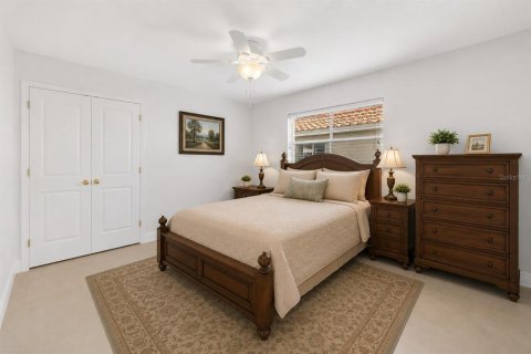 House in Saint Petersburg, Florida 4 bedrooms, 236.99 sq.m. № 2167148 - photo 25