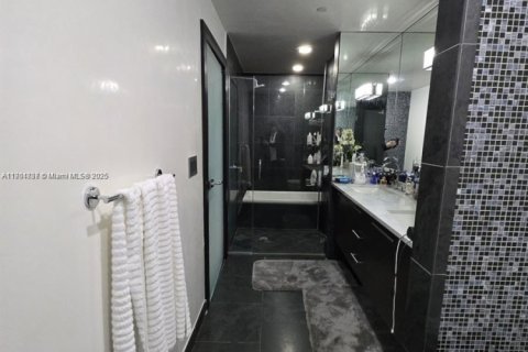 Copropriété à vendre à Miami, Floride: 3 chambres, 146.32 m2 № 2012099 - photo 21