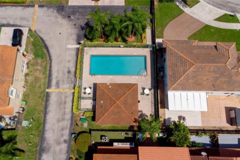 Townhouse in Miami, Florida 3 bedrooms, 171.68 sq.m. № 1926782 - photo 8